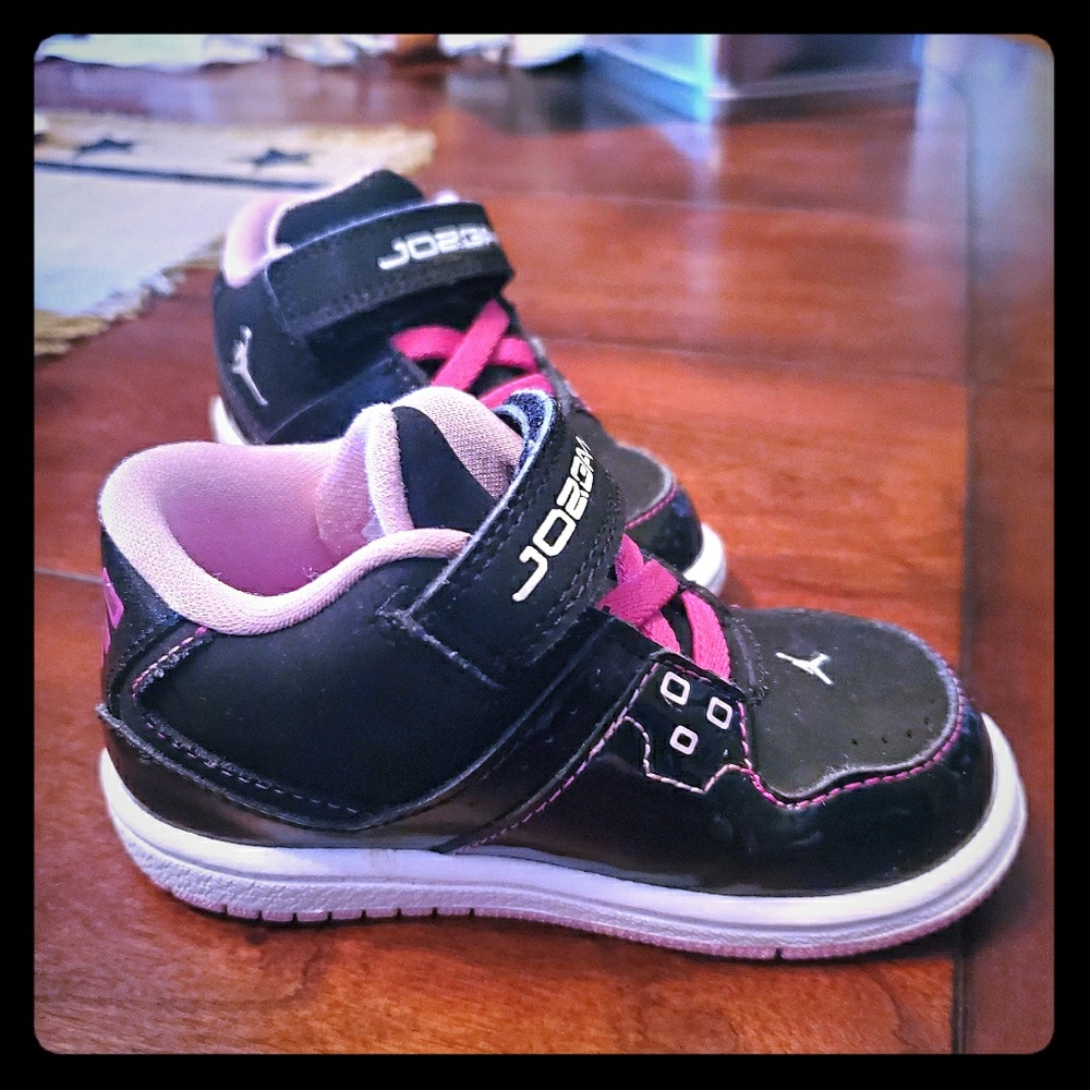 Nike Jordan's (toddler) size5